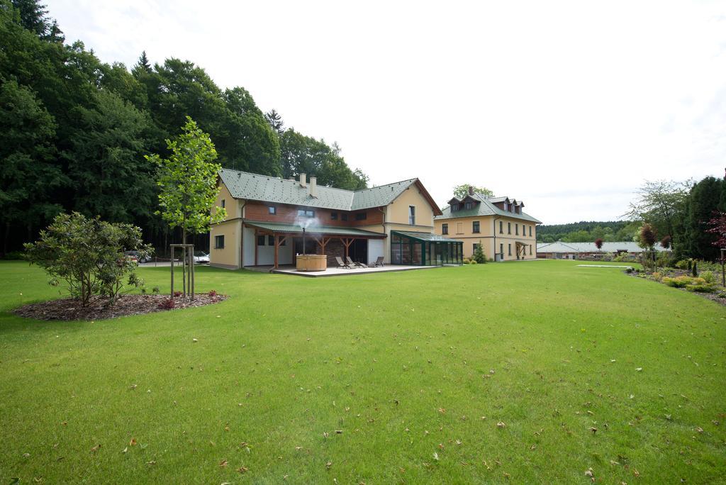 Resort Johanka Kamenice nad Lipou Exteriör bild